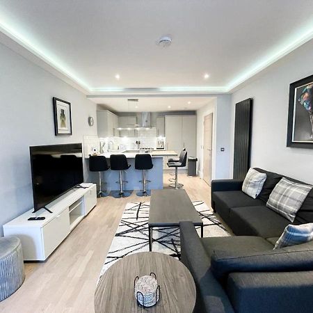Modern 3 Bedroom Apartment, West End Единбург Екстериор снимка