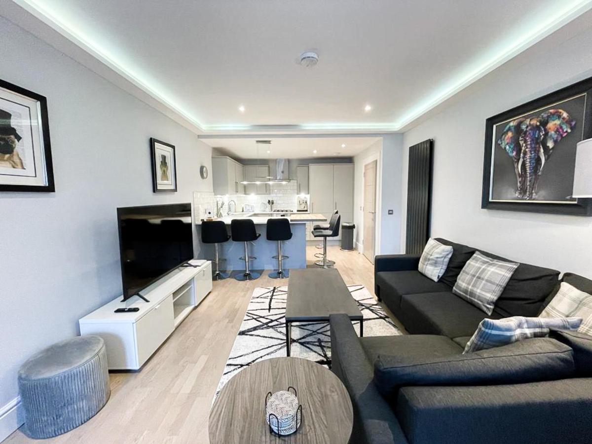 Modern 3 Bedroom Apartment, West End Единбург Екстериор снимка