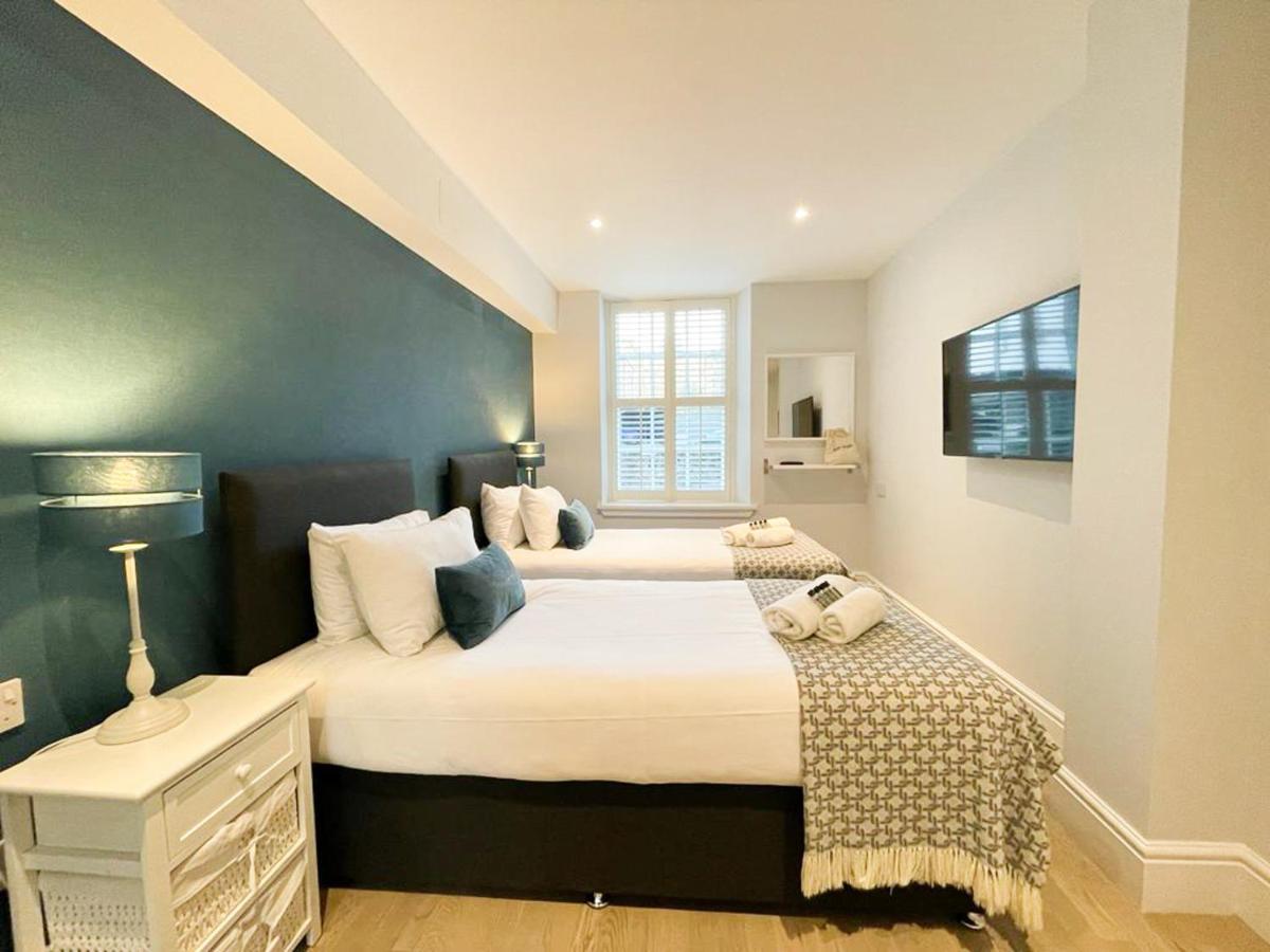 Modern 3 Bedroom Apartment, West End Единбург Екстериор снимка