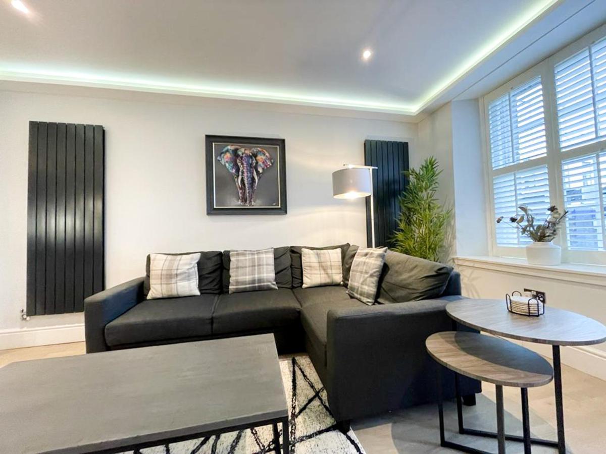 Modern 3 Bedroom Apartment, West End Единбург Екстериор снимка