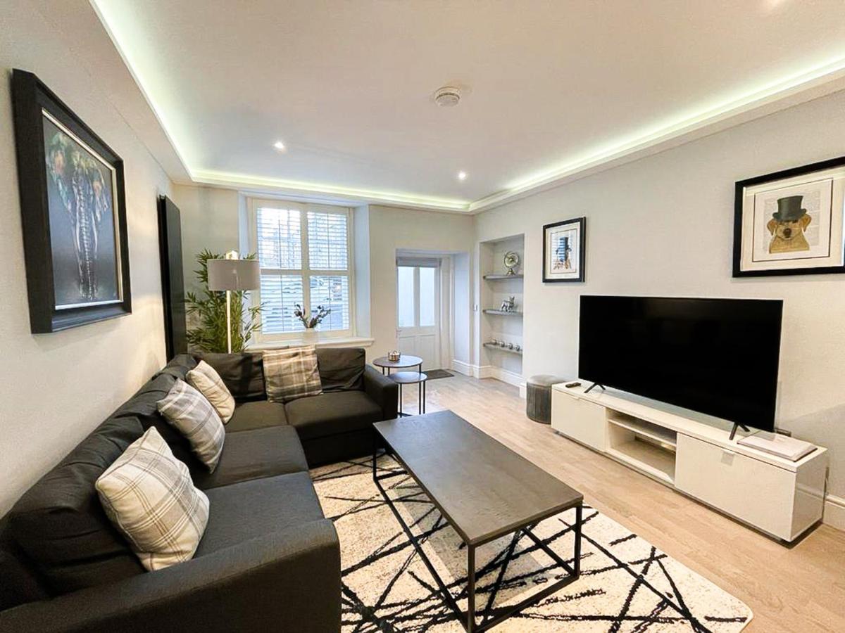 Modern 3 Bedroom Apartment, West End Единбург Екстериор снимка